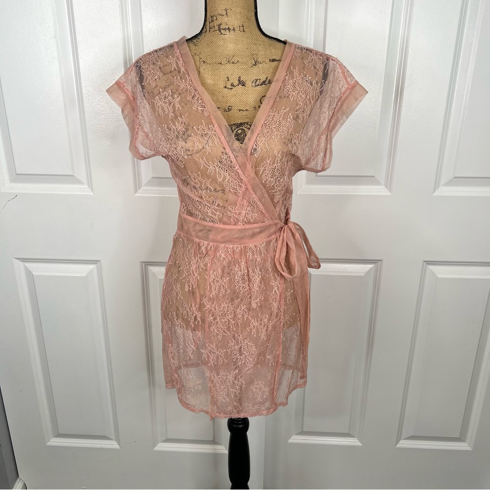Sz OS Victoria’s s Secret Light Peachy Pink Sheer Lace Short Robe NWOT $70 MSRP - Picture 4 of 9